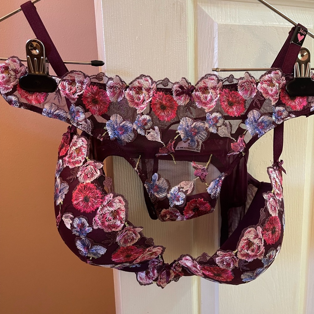 Victoria secret set,  brand new w/o tags